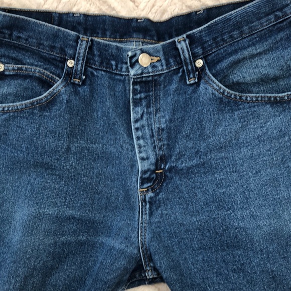 Wrangler 34 x 30 jeans, EUC - Picture 10 of 14